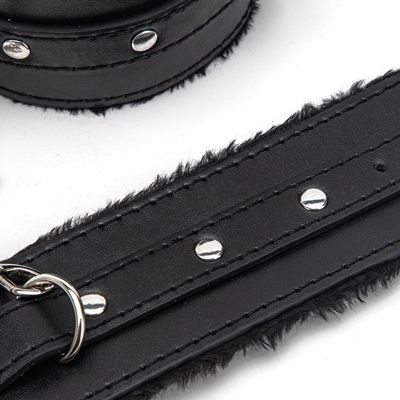 Pack Accesorios de Juguetes Sexuales Látigo Esposas Antifaz SSP340003